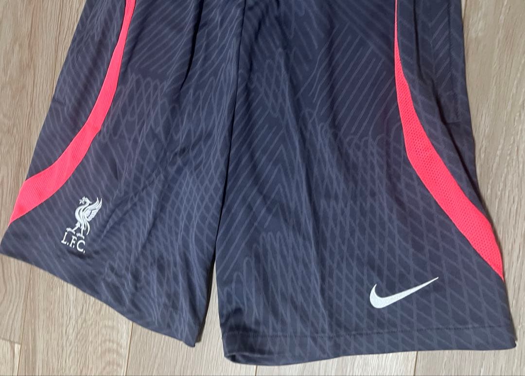 NIKE リヴァプール　リバプール　トレーニングショートパンツ　ショーツ