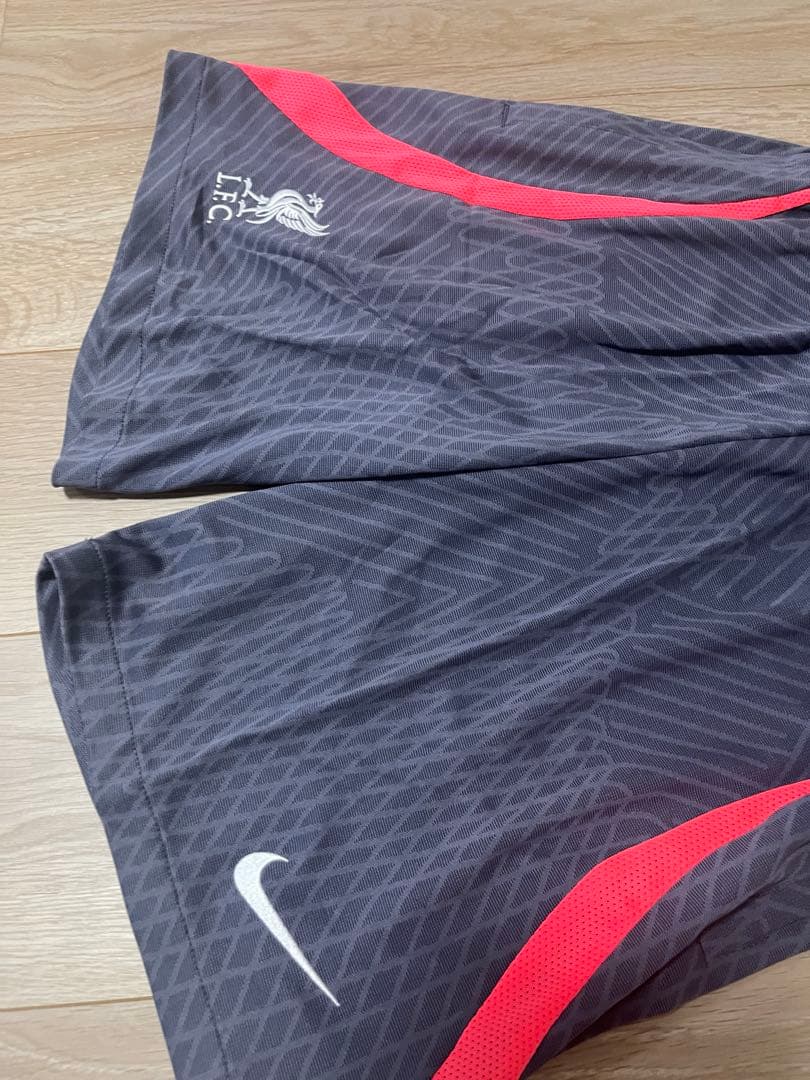 NIKE リヴァプール　リバプール　トレーニングショートパンツ　ショーツ
