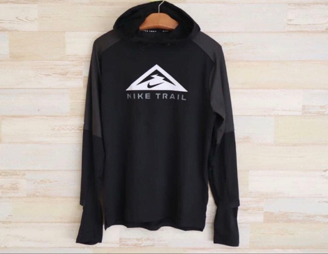 新品 Mサイズ ナイキ　Nike Trail トレイル　パーカー　長袖シャツ