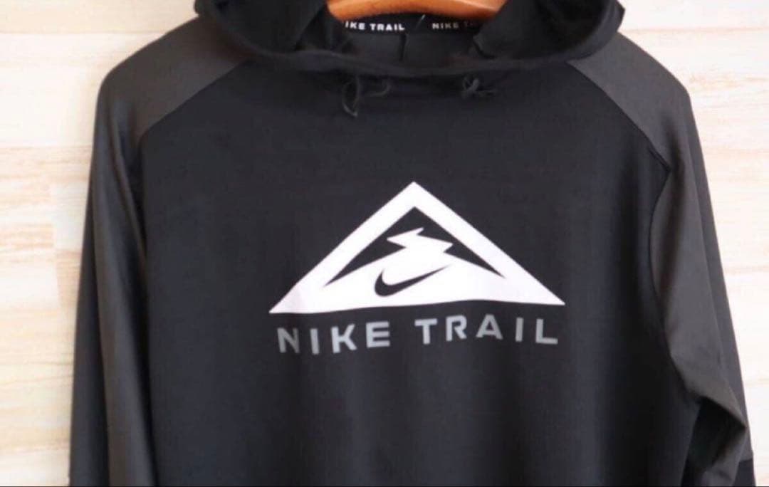 新品 Mサイズ ナイキ　Nike Trail トレイル　パーカー　長袖シャツ
