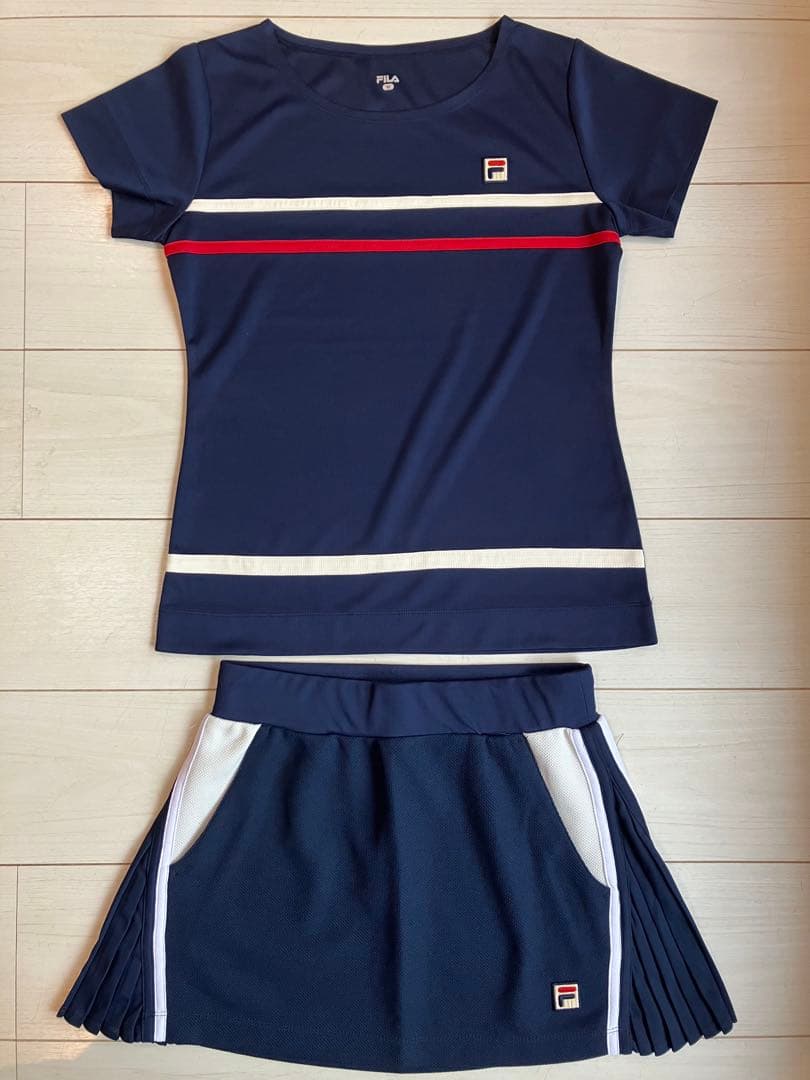 美品＊FILAフィラ＊紺×クリーム色のお洒落な上下セット♪