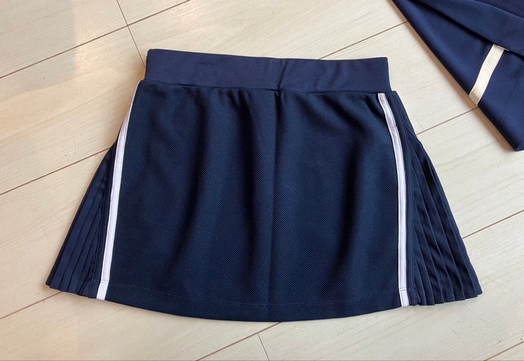 美品＊FILAフィラ＊紺×クリーム色のお洒落な上下セット♪