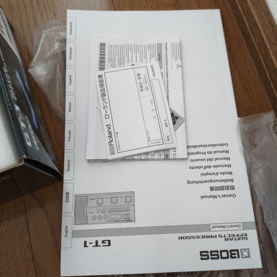Boss GT-1 マルチエフェクター　純正ケーブル、スマホ接続用ケーブル付属