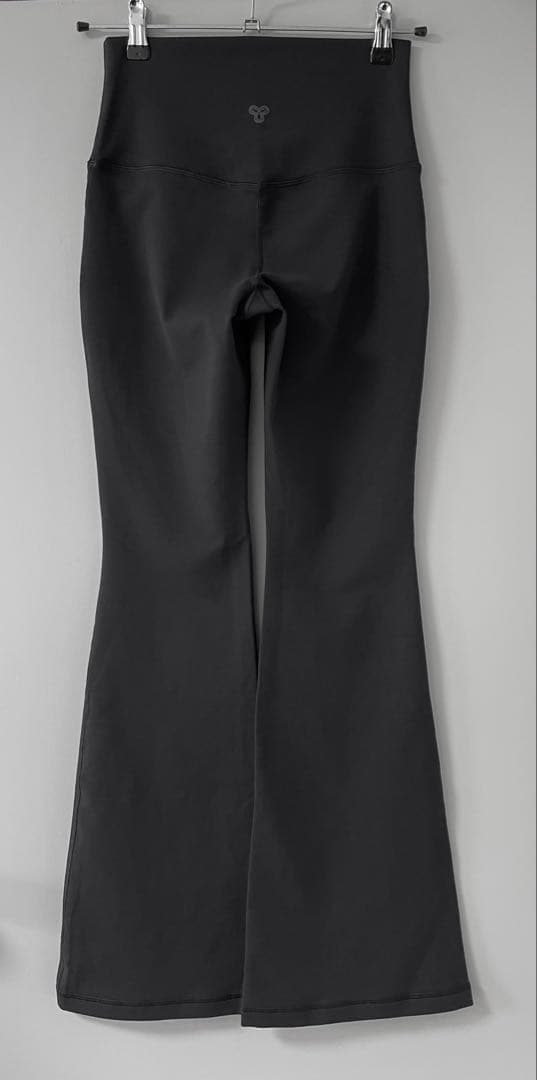 Aritzia 未使用 正規品 美脚 ハイウエスト フレアレギンス ブラック S