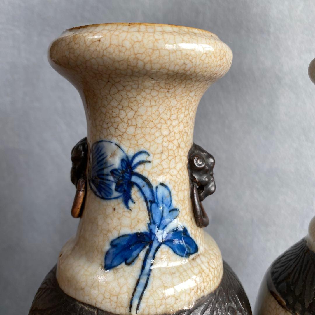 中国青花花生一対　明代成化年製　染付花鳥画　象耳　貫入磁器　花瓶花入 清時代