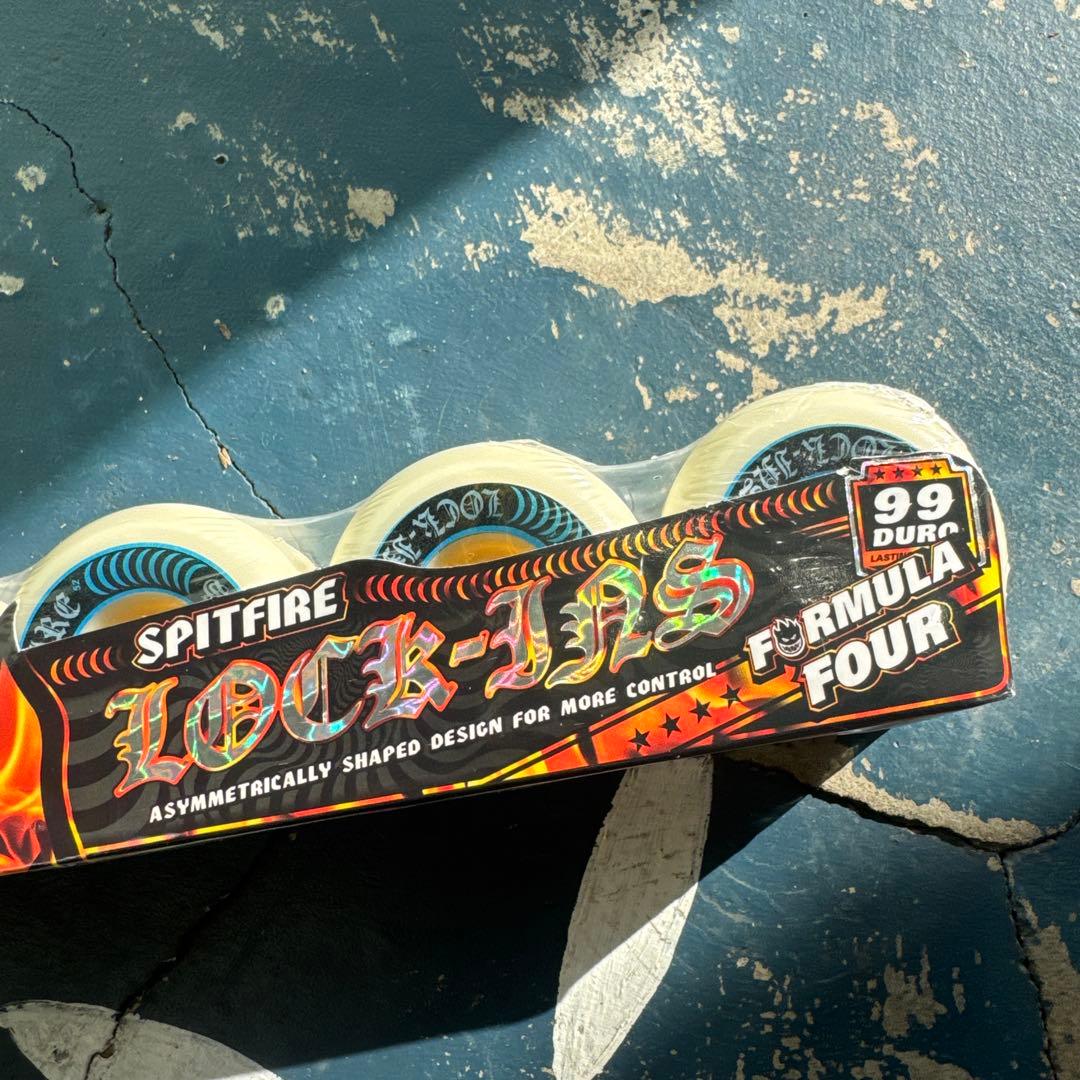 Spitfireスピットフォーマル4LOCK-INS52mm99a定価9,130