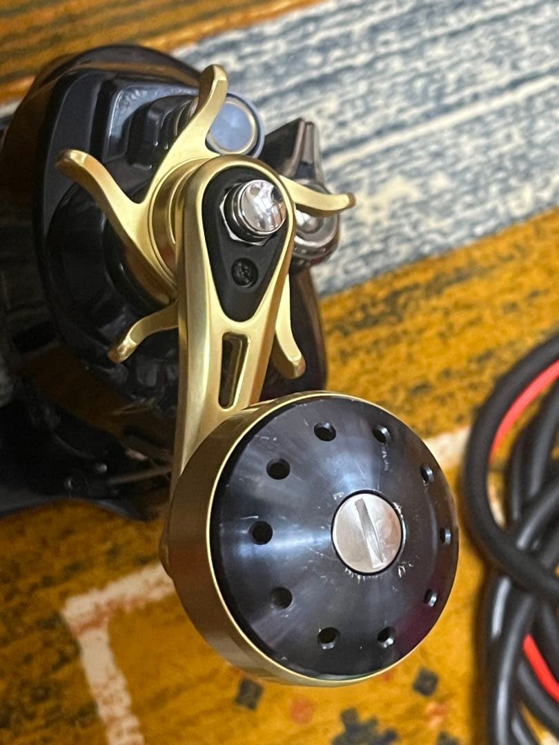 お値下げしました　SHIMANO ビーストマスター2000
