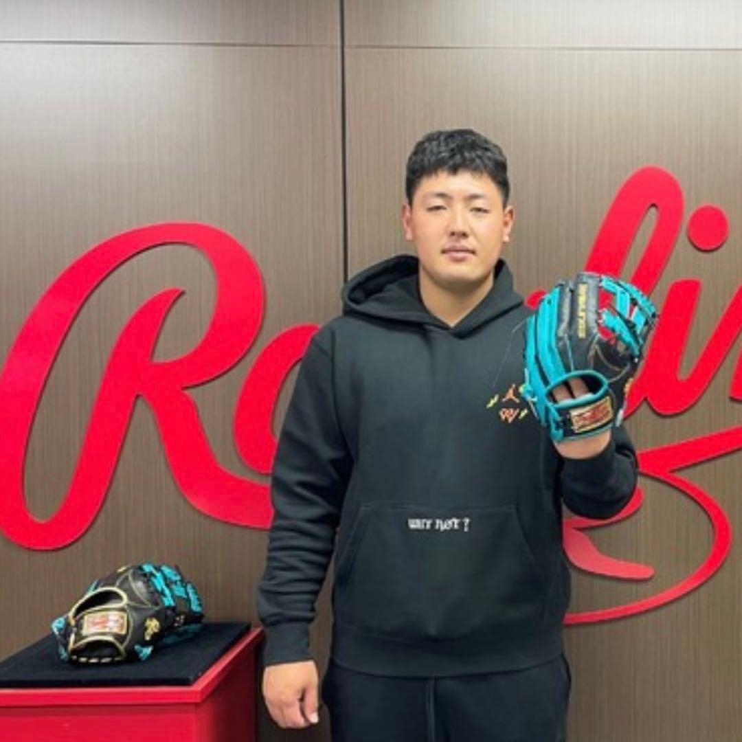Rawlings 軟式グローブ 岡本和真選手モデル　限定