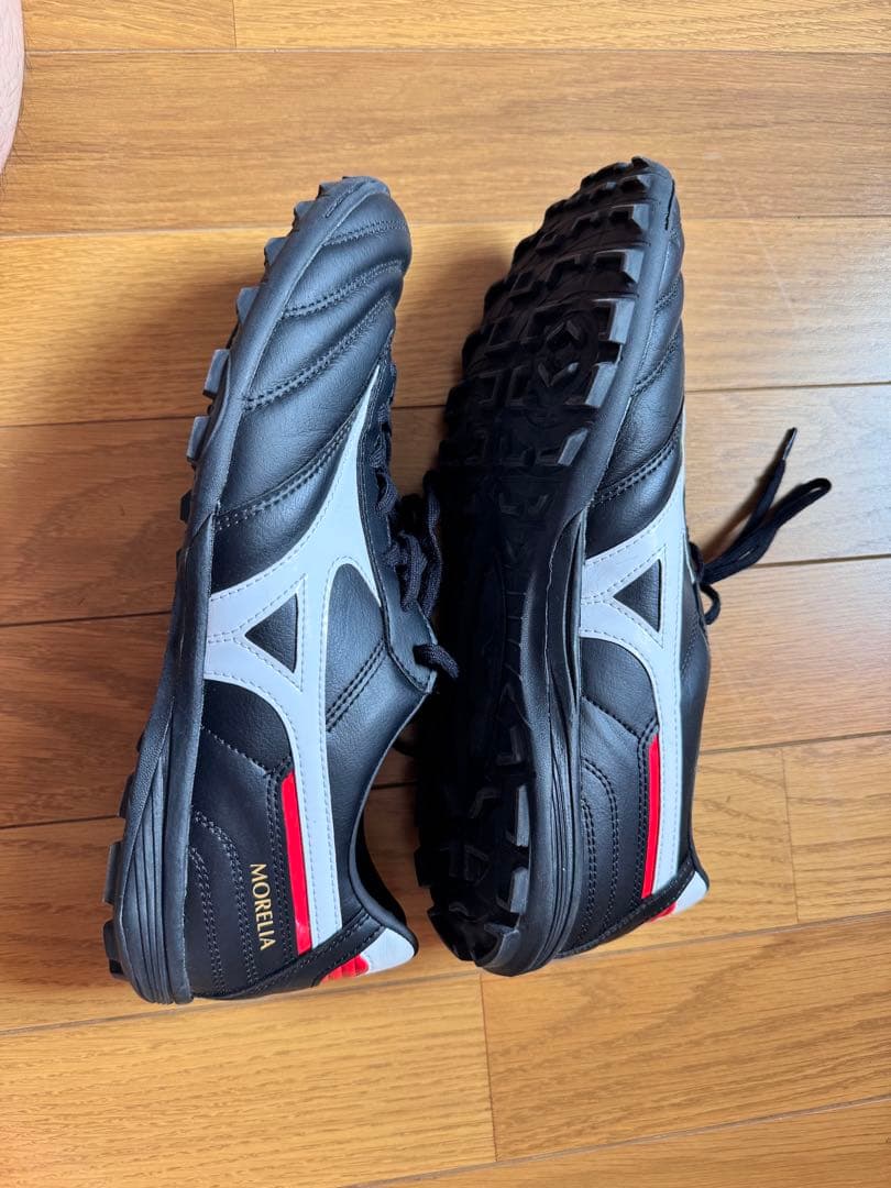 Mizuno Morelia サッカーシューズ ブラック/グレー/レッド