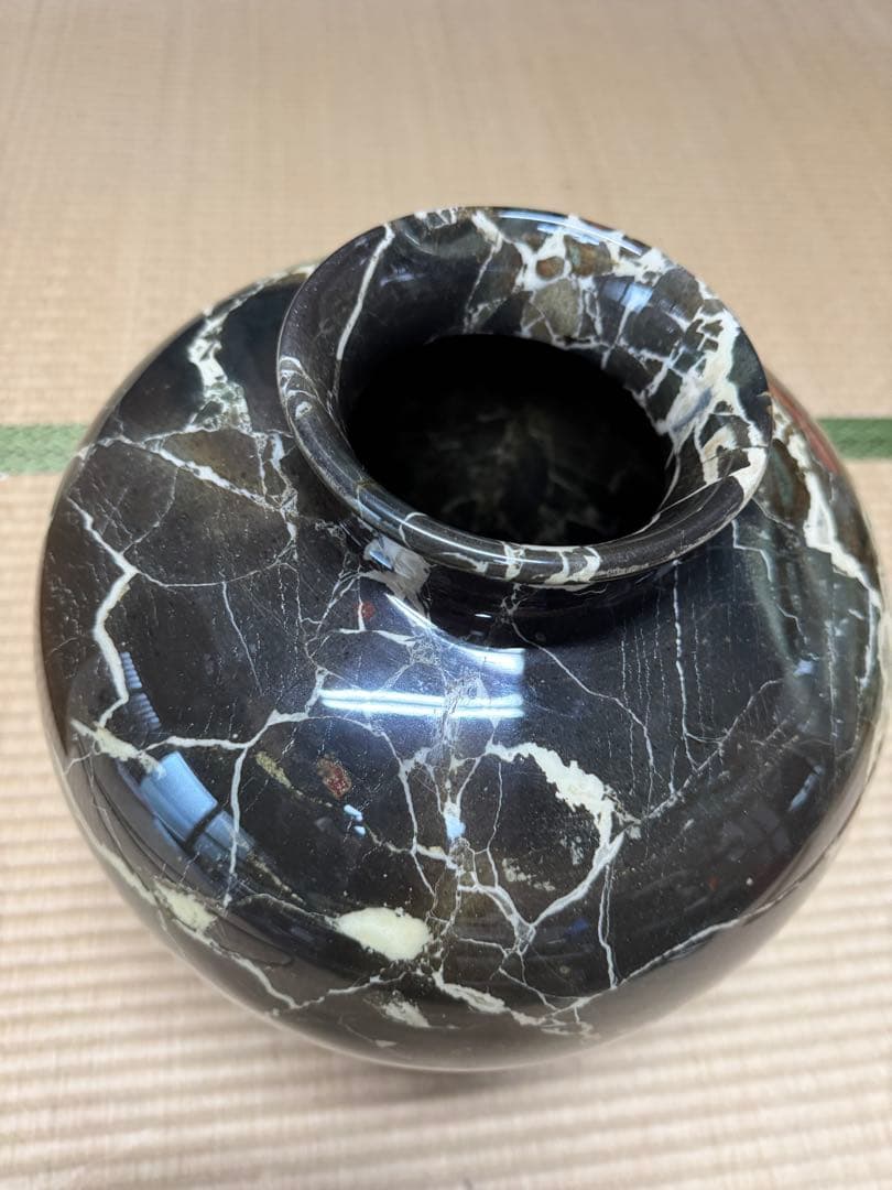 大理石 マーブル 壺 花瓶 黒白模様 木箱付 重厚感 インテリア 骨董 オブジェ