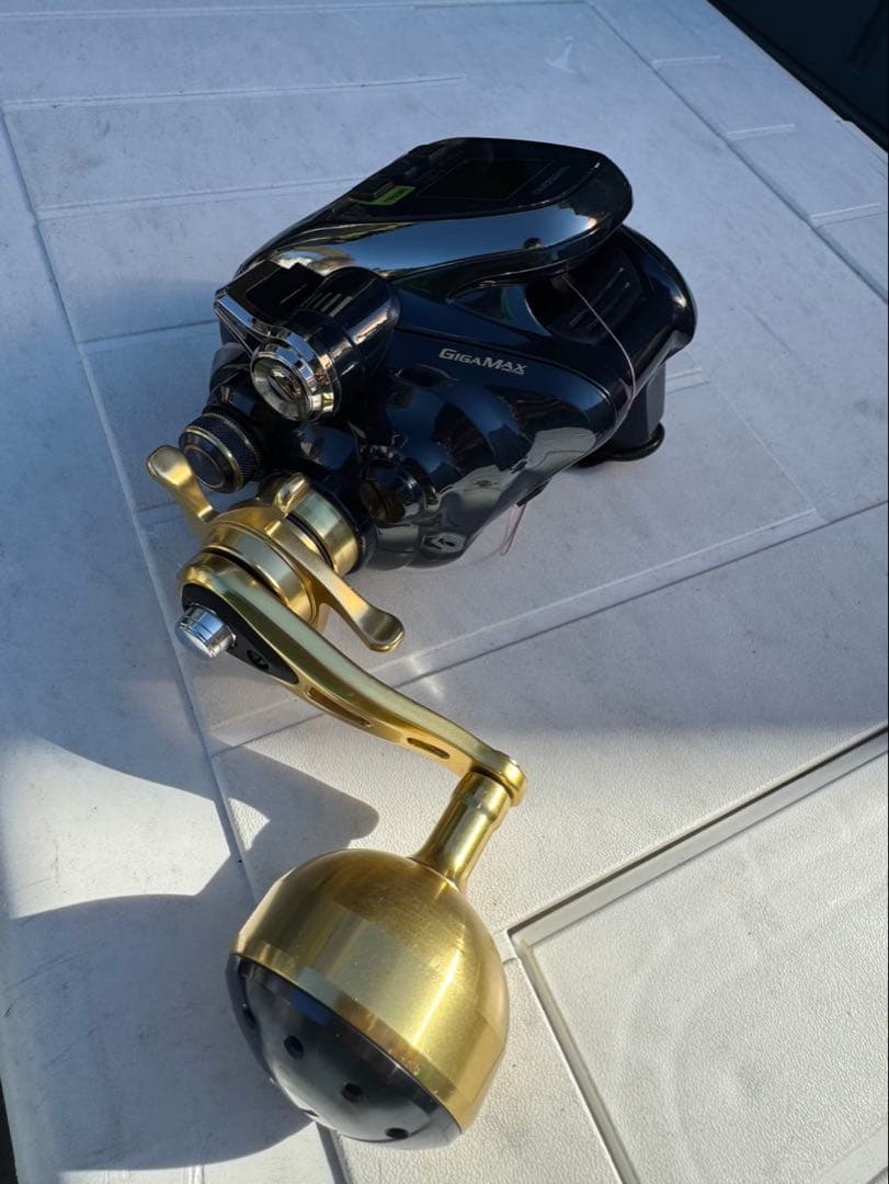 SHIMANO 電動リール ブラック/ゴールド