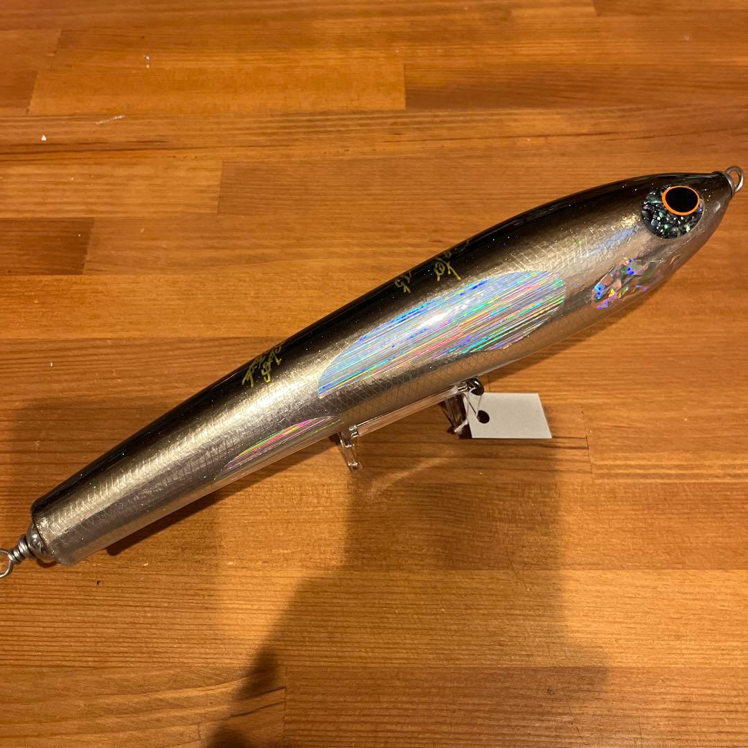 貝田ルアー　Twister F5