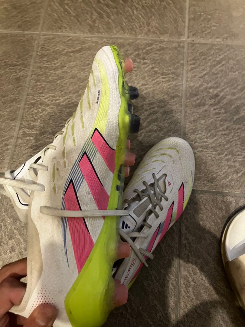 Adidas Predator サッカーシューズ ホワイト/ピンク