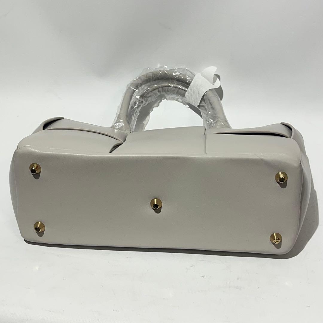 新品✨V12 BV イントレチャートスタイル エコレザー カートバッグ ベージュ
