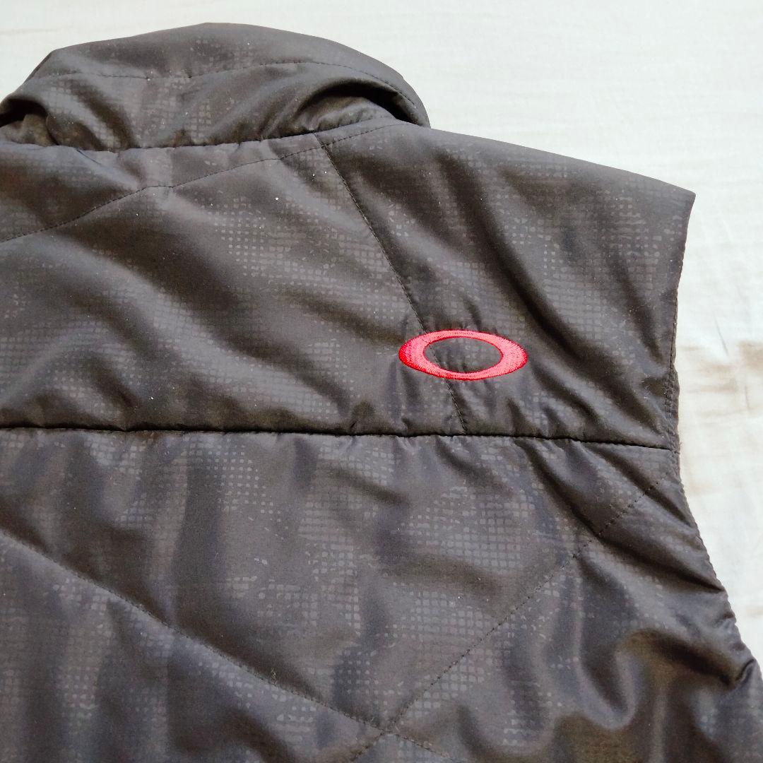 Oakley メンズ ベスト ブラック/レッド