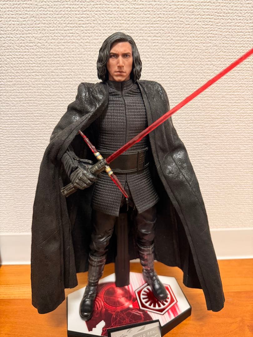 ホットトイズ(HotToys) 最後のジェダイ　カイロ・レン　1/6フィギュア