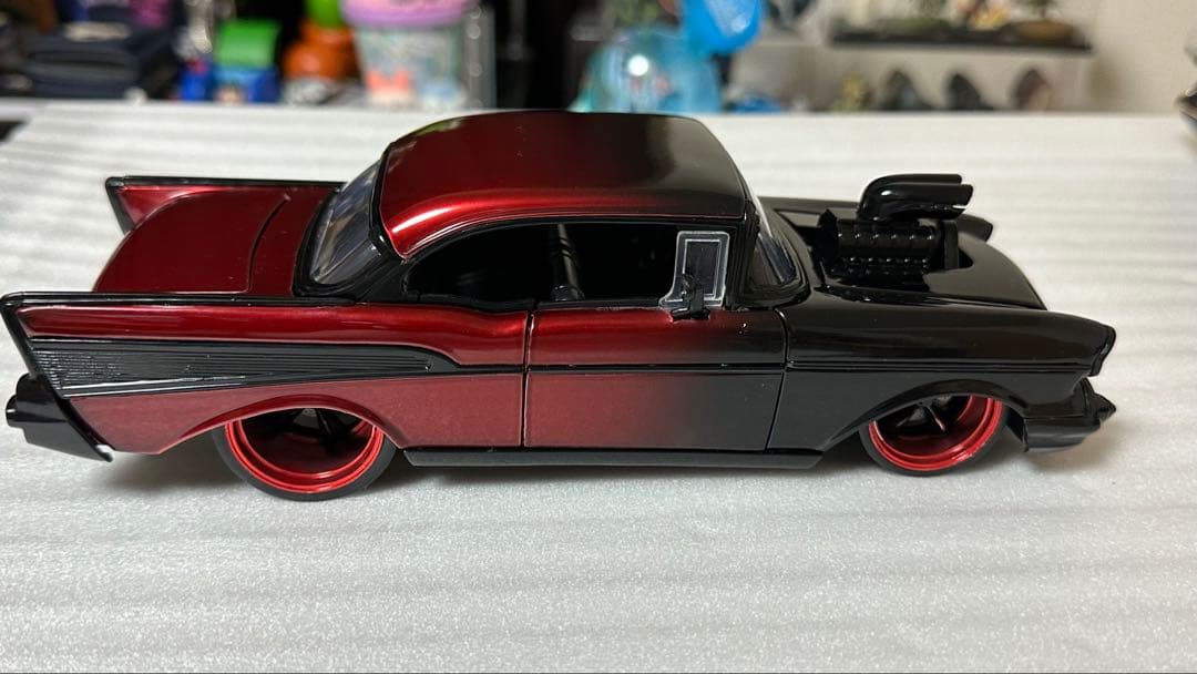 早い者勝ち！美品！1957年型キャデラックとCHEVROLET　BEL　AIR