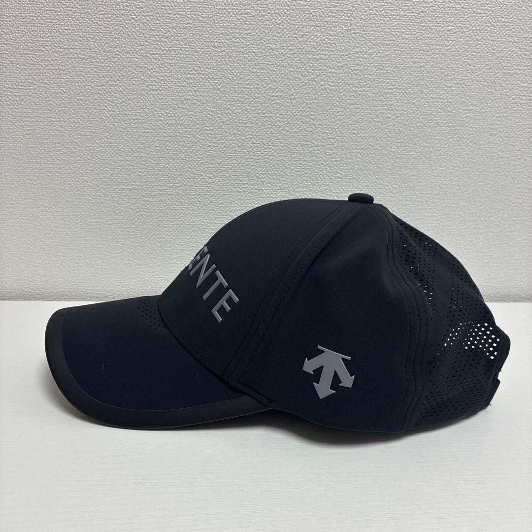 【美品】デサントゴルフ ロゴデザインキャップ