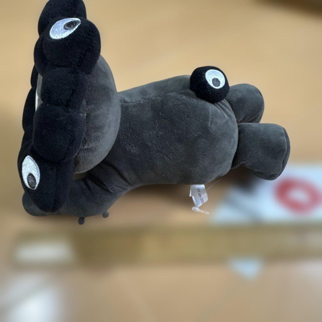 黒ミャクミャク　ぬいぐるみ