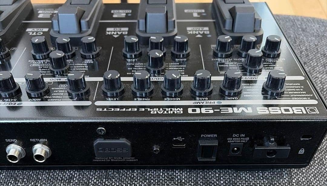 BOSS ME-90 ギターエフェクター　ケース、電源アダプター付属