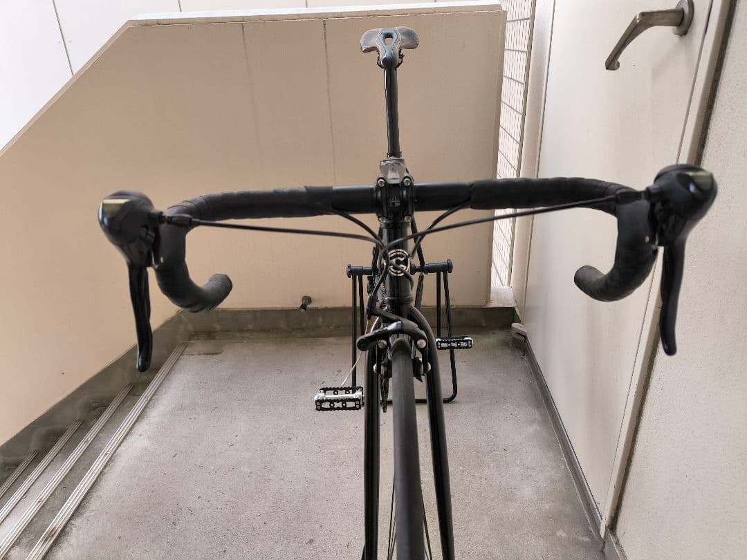 アートサイクルスタジオ　ロードバイク　タイヤ、ブレーキ　ハンドル等新品