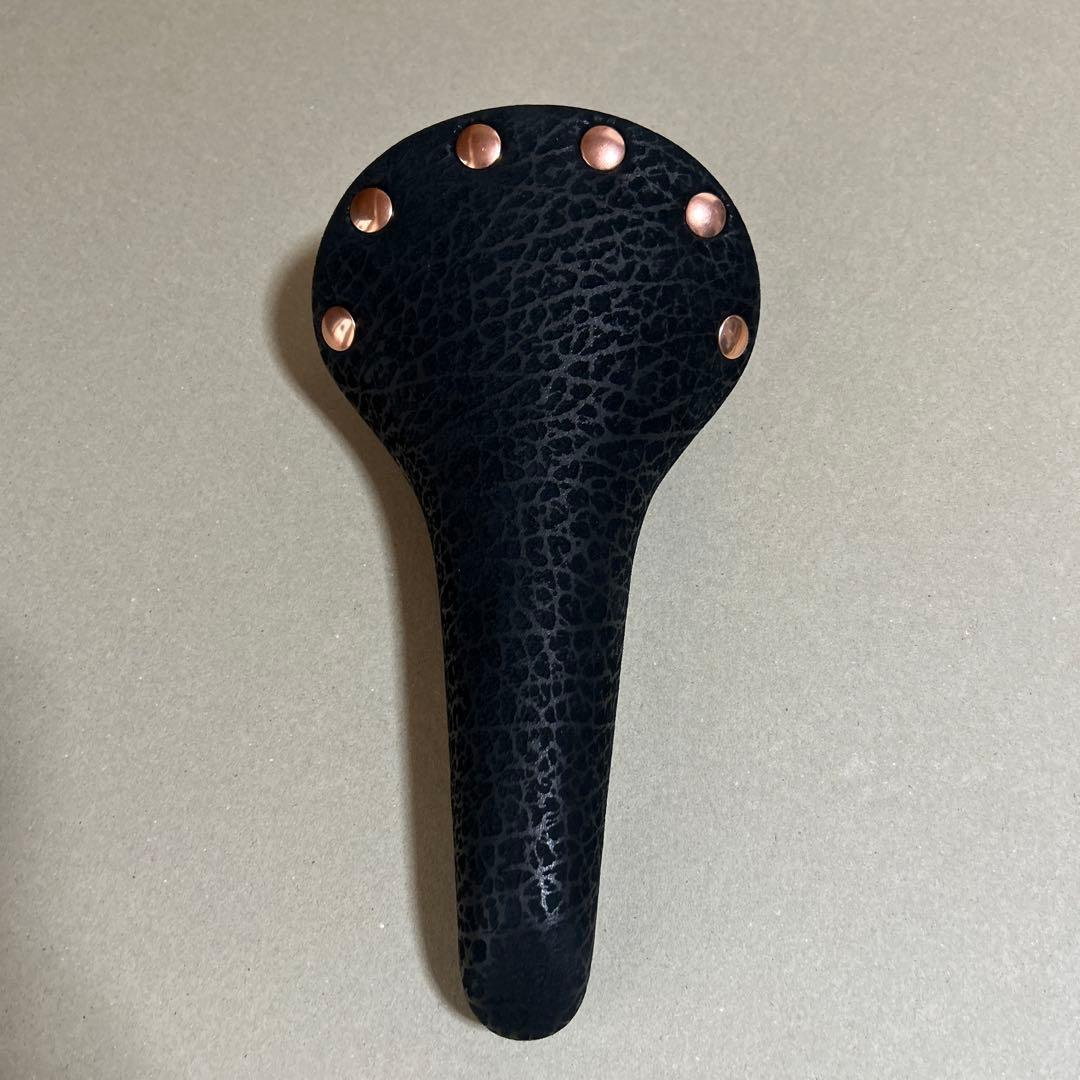 新品 Selle San Marco Regal ブラック 鋲付き　ピストロード
