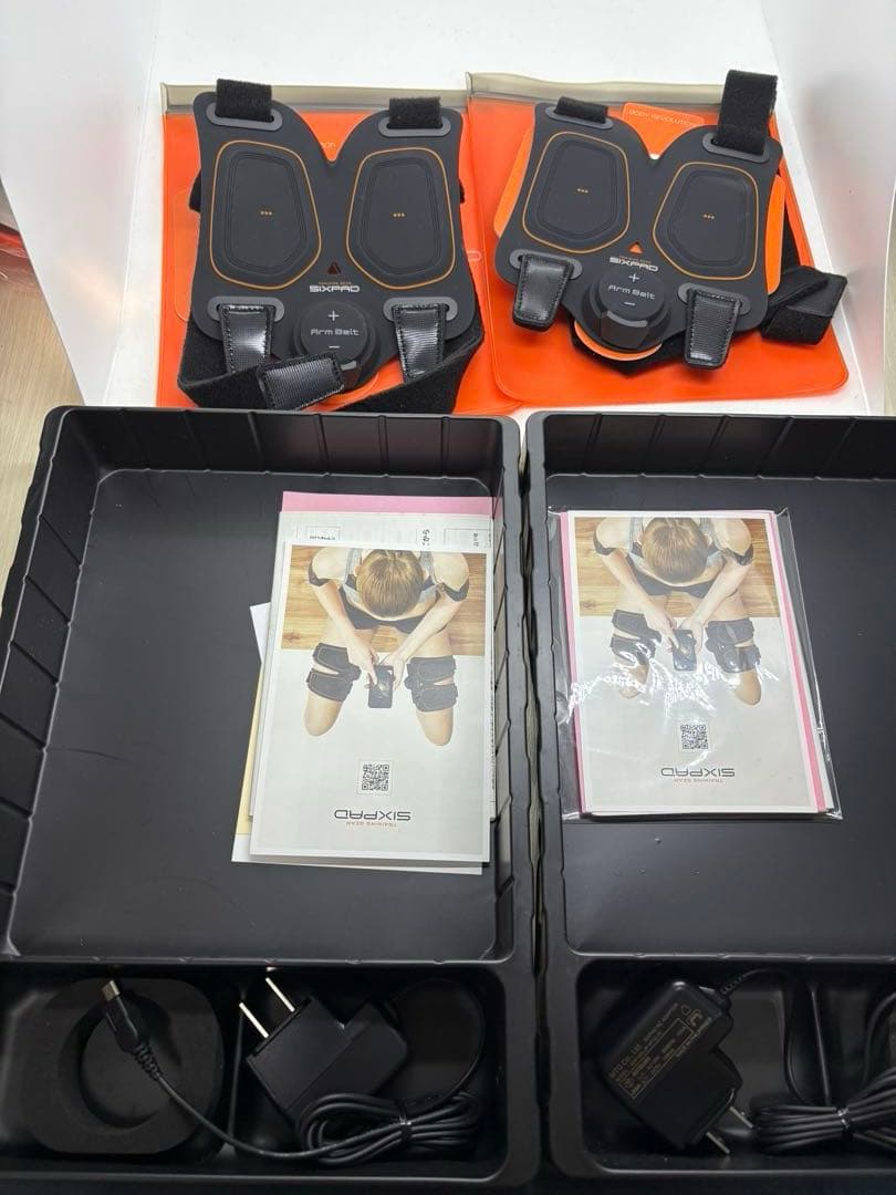 【限定特別セール】【美品】SIXPAD シックスパッド アームベルト 2個セット