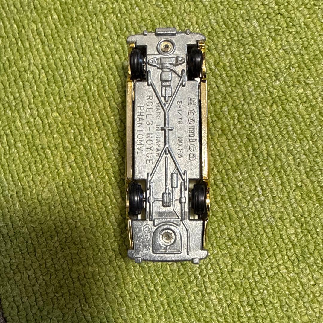 TOMICA ロールスロイス ファントム VI F6 金色