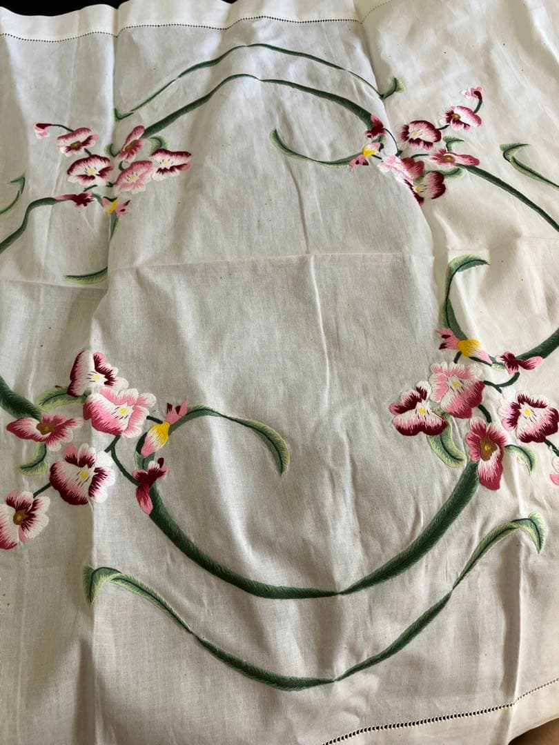刺繍テーブルクロス85x85cn