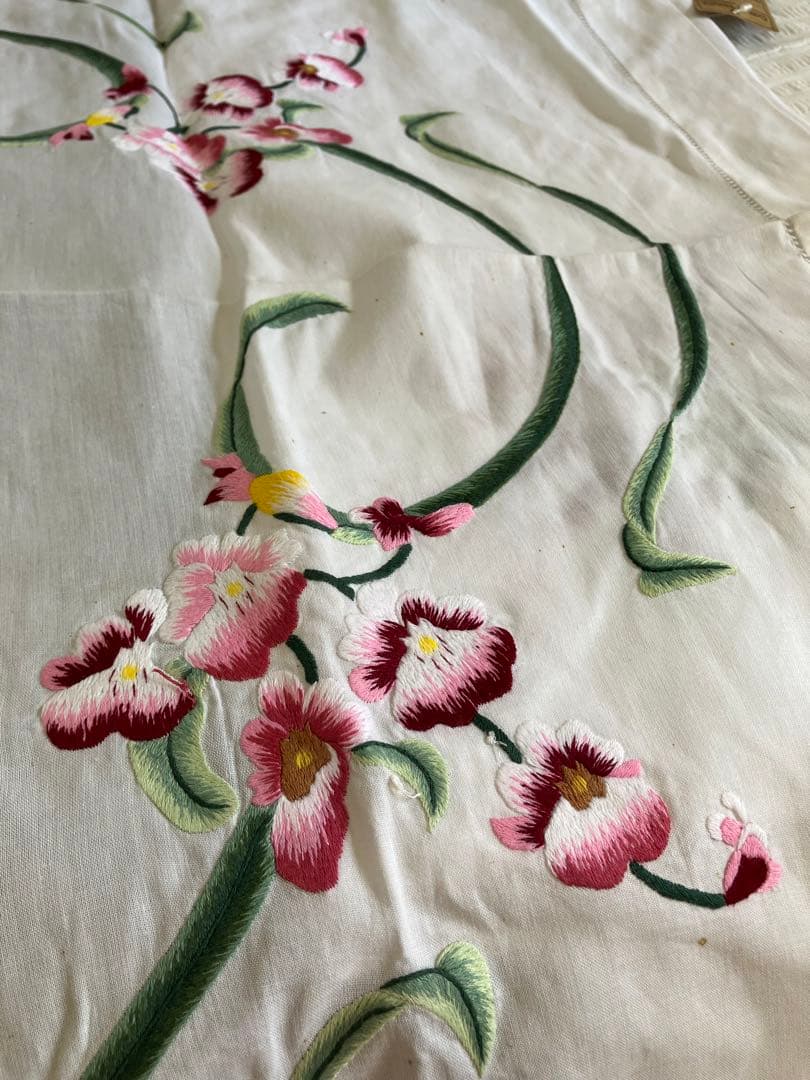 刺繍テーブルクロス85x85cn