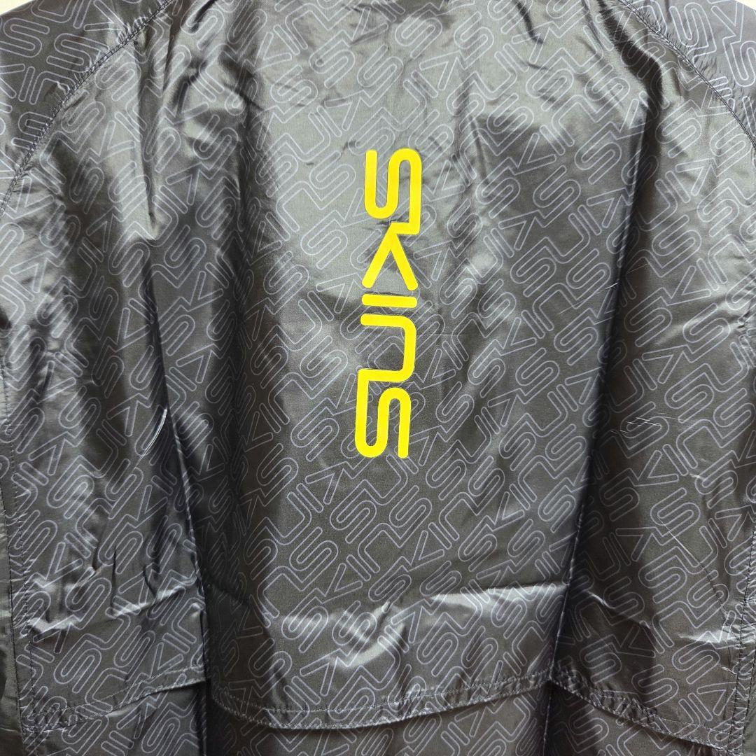 新品タグ付 SKINS スキンズ 撥水 ブルゾン ウィンドブレーカー Мサイズ