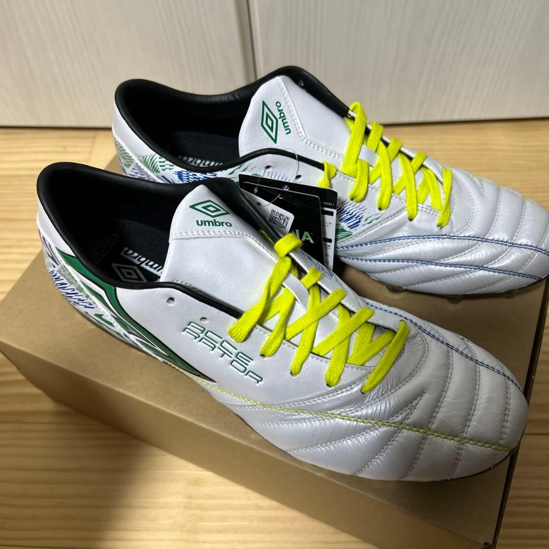 新品27.5㎝　アンブロアクセレイター　f-lashv2　HG