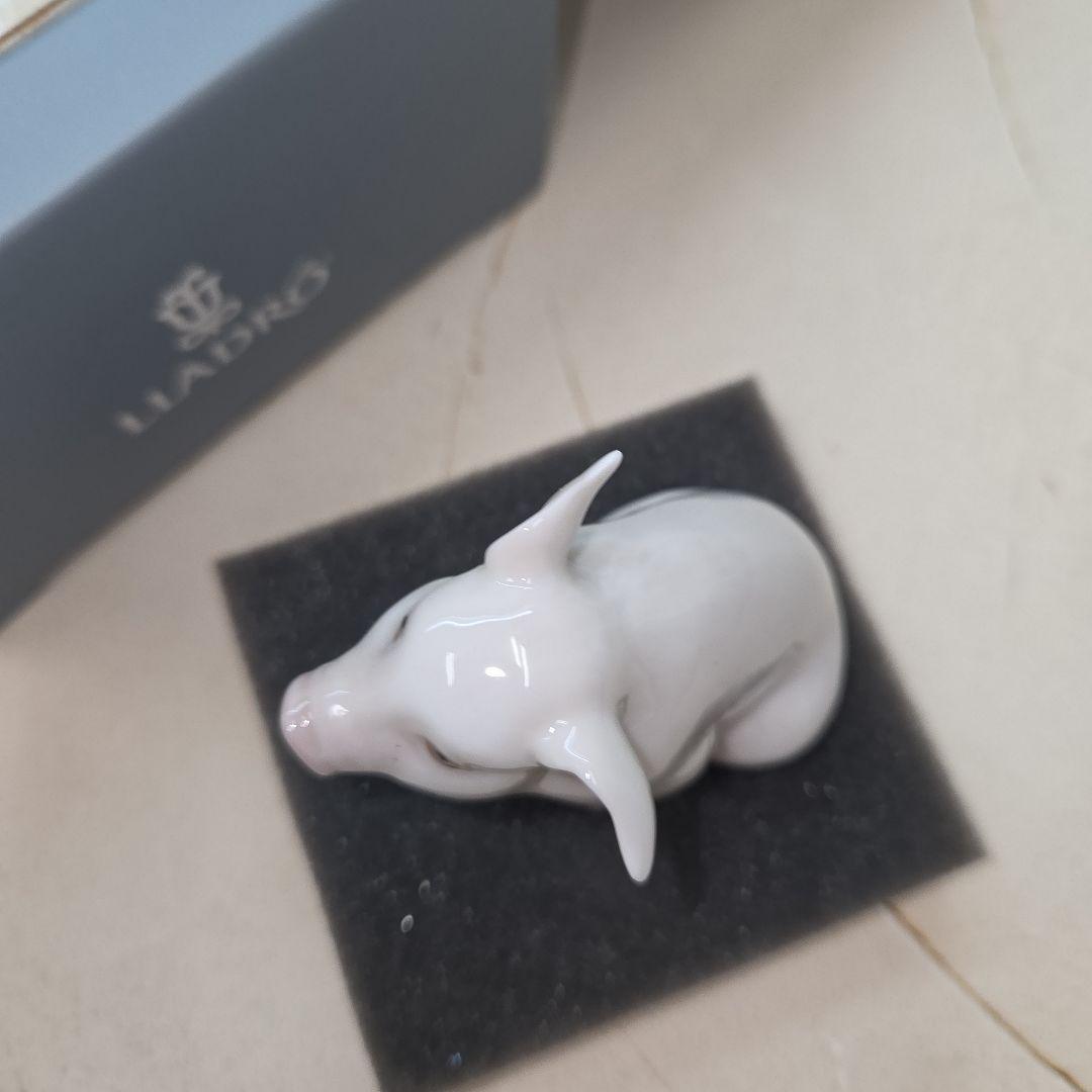LIADRO 豚の置物 陶磁器製 ホワイト