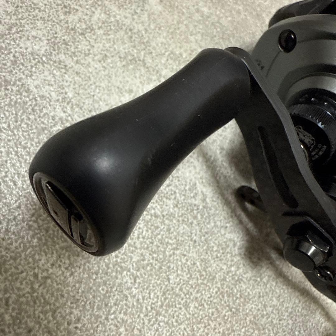 アブガルシア　ゼノン MG-X 8.3　ハイギア(右)　Abu Garcia