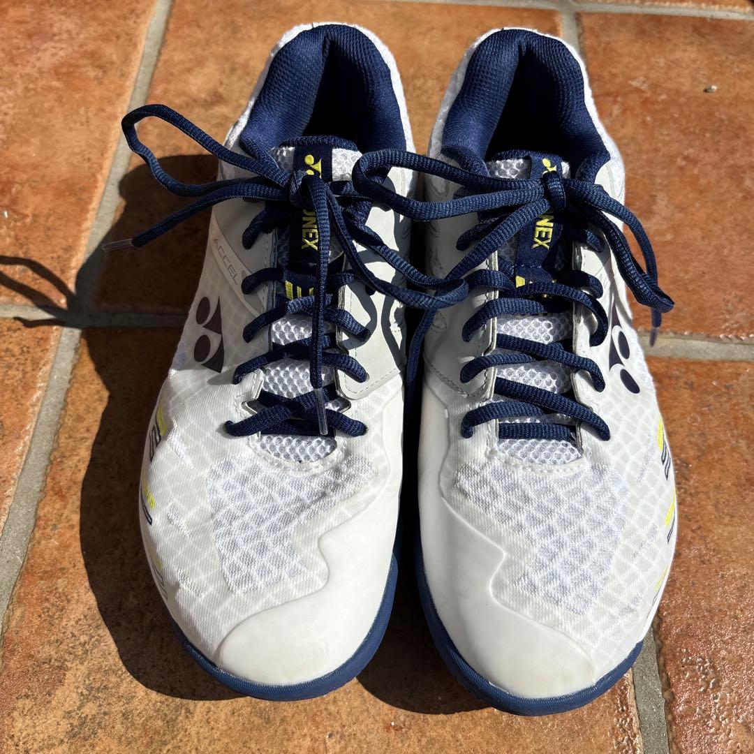 美品YONEX バドミントンシューズ 26㎝　CASCAD ACCEL