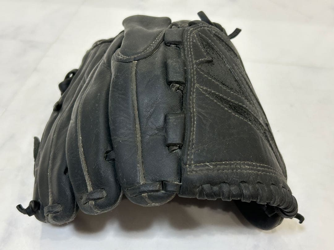 左ピッチャー用 軟式グローブ Mizuno 黒
