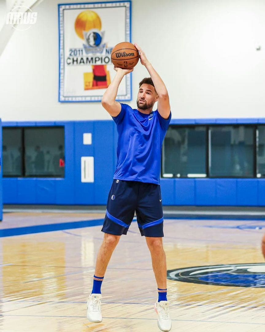 マーベリックスNBA25シーズン選手支給品プラクティスロングTシャツLサイズ