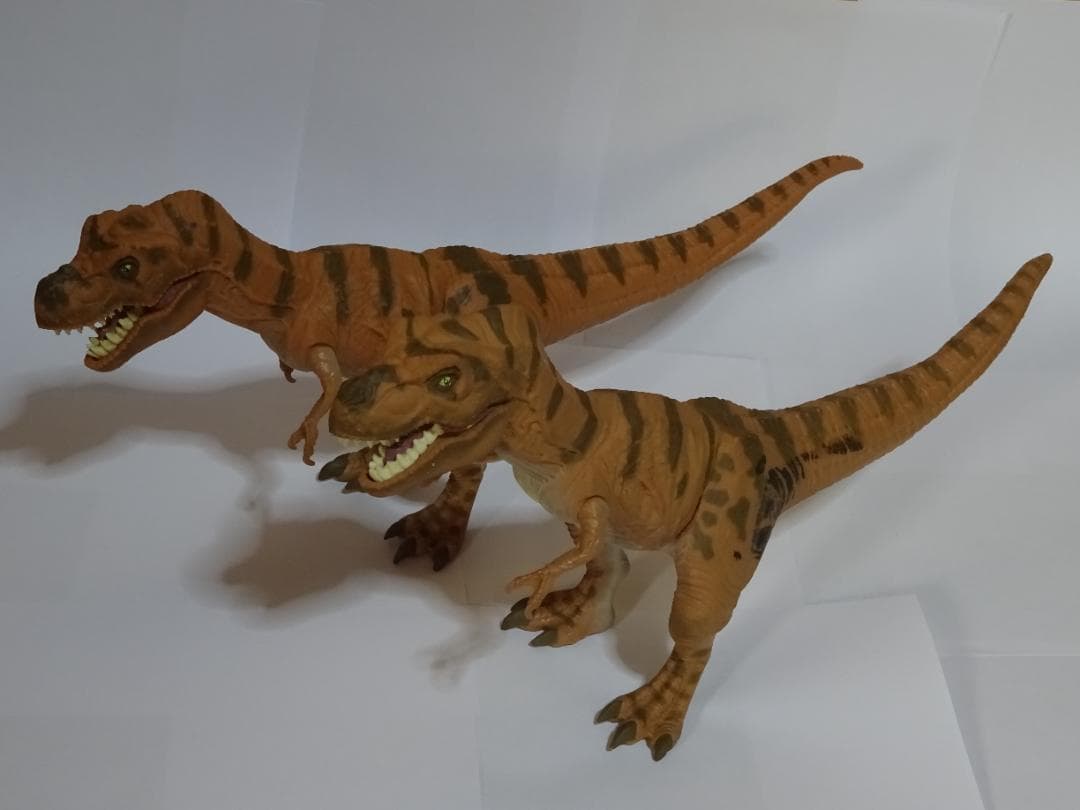ジュラシックパークの恐竜　ユニバーサルのフィギュア（？）　5体セット