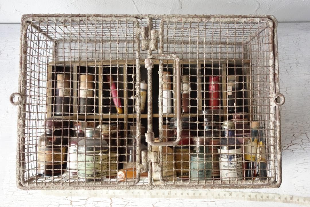 ジャンクスタイル　朽ちた染料のビンと木枠まとめ売り