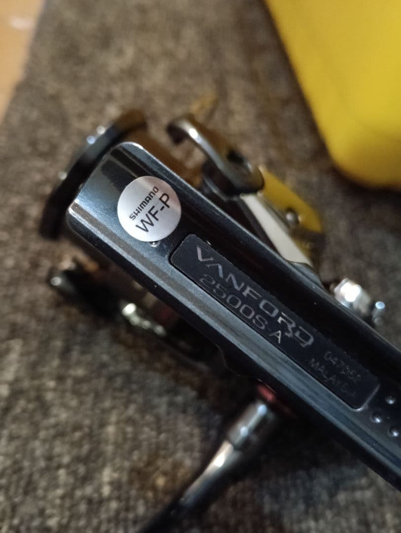 SHIMANO 24VANFORD 2500S スピニングリール