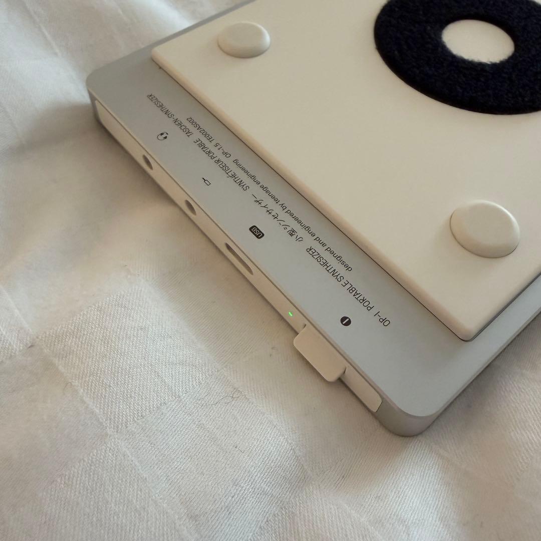 【美品】Teenage Engineering OP-1 Field