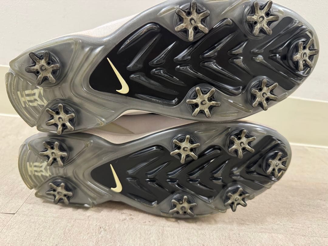 NIKE タイガーウッズ 71 ファストフィット 27.5cm