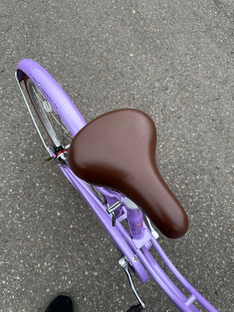 引き取り限定美品子供用自転車 紫色 ブラウンのサドル２２インチ