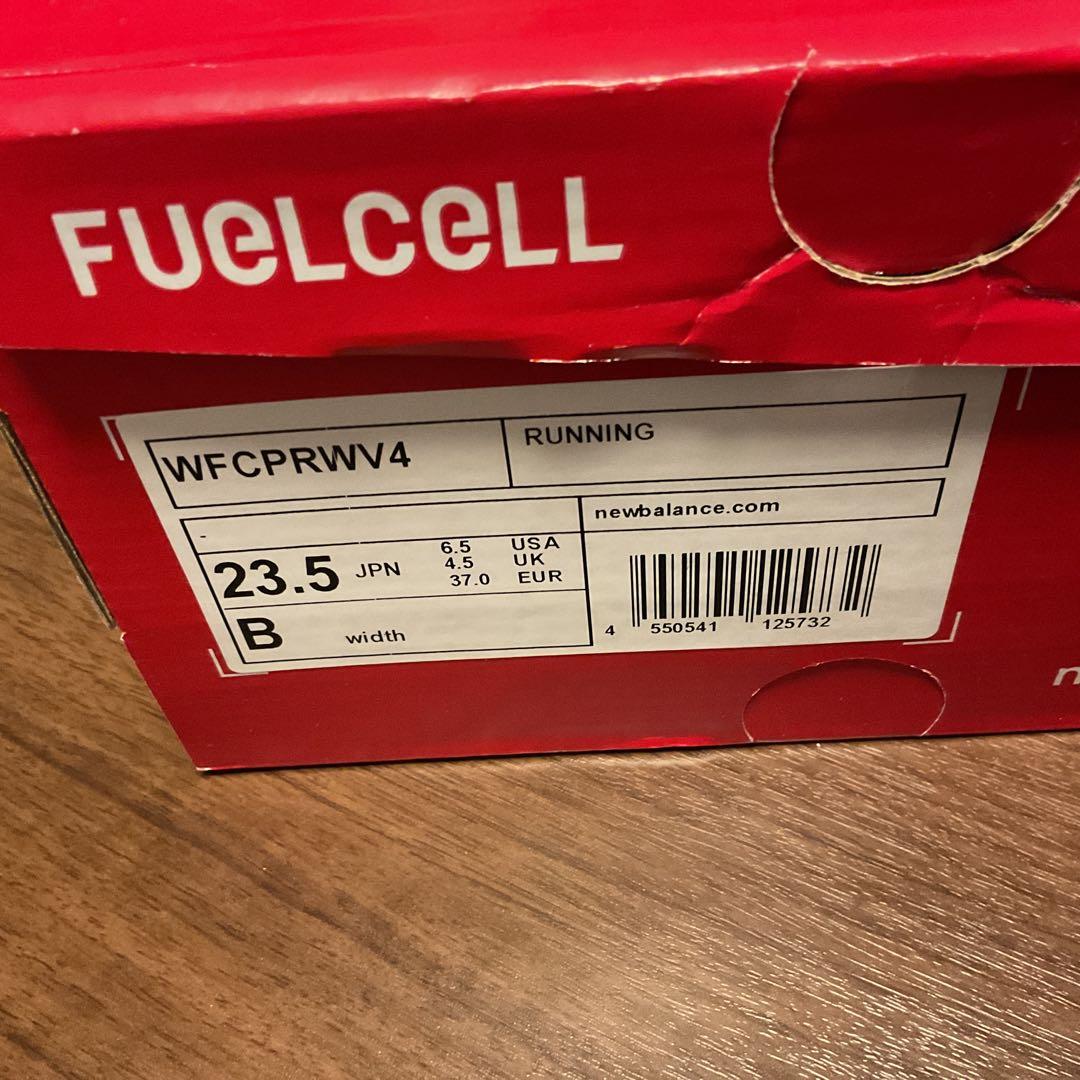 【新品・未使用】 new balance ランニングシューズ WFCPRWV4