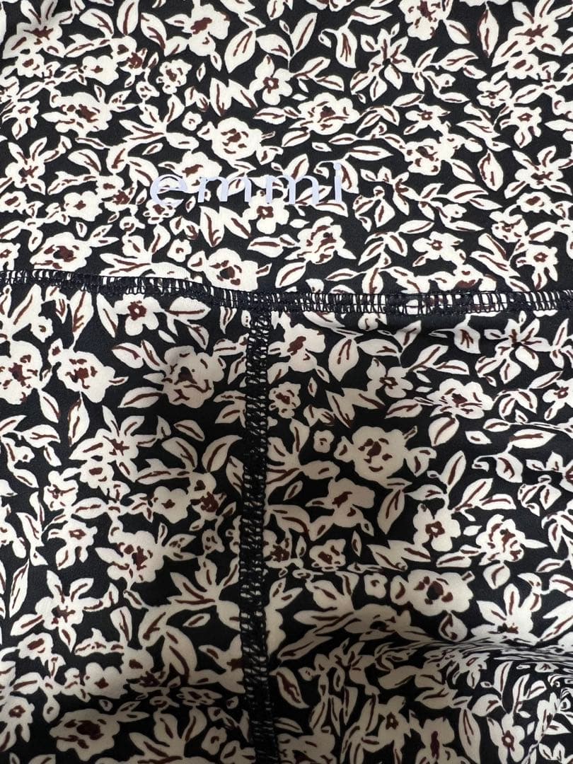 ♡ EMMI / emmi 花柄 ヨガウェアセット 美品