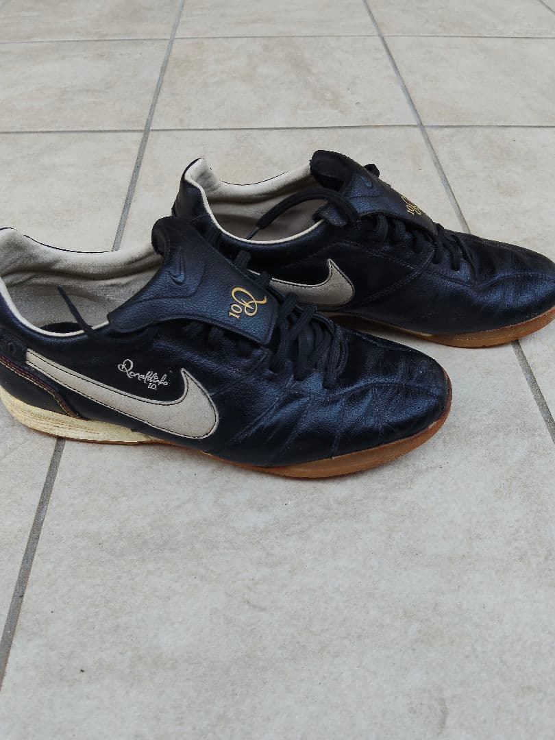 シューズ Nike Tiempo Guri IC R10 Ronaldinho