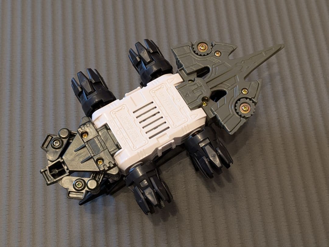 素組みのみ　美品　クラッシュギア　ブラックガルダイーグル　タイガレイド