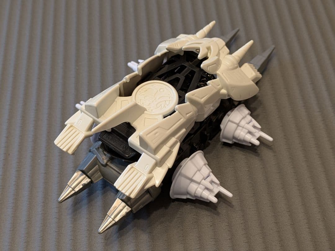 素組みのみ　美品　クラッシュギア　ブラックガルダイーグル　タイガレイド