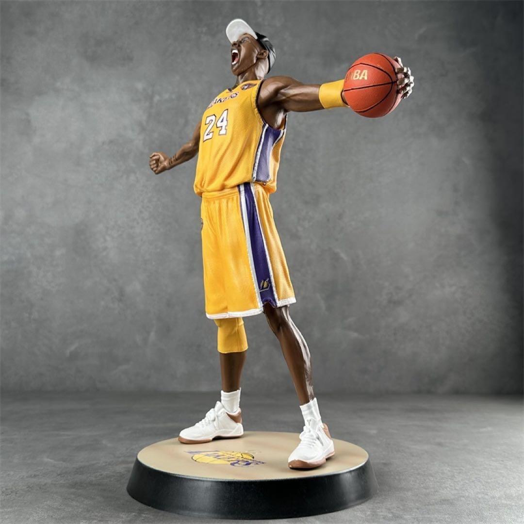 NBA Kobeコービー ブライアント フィギュア 33cm