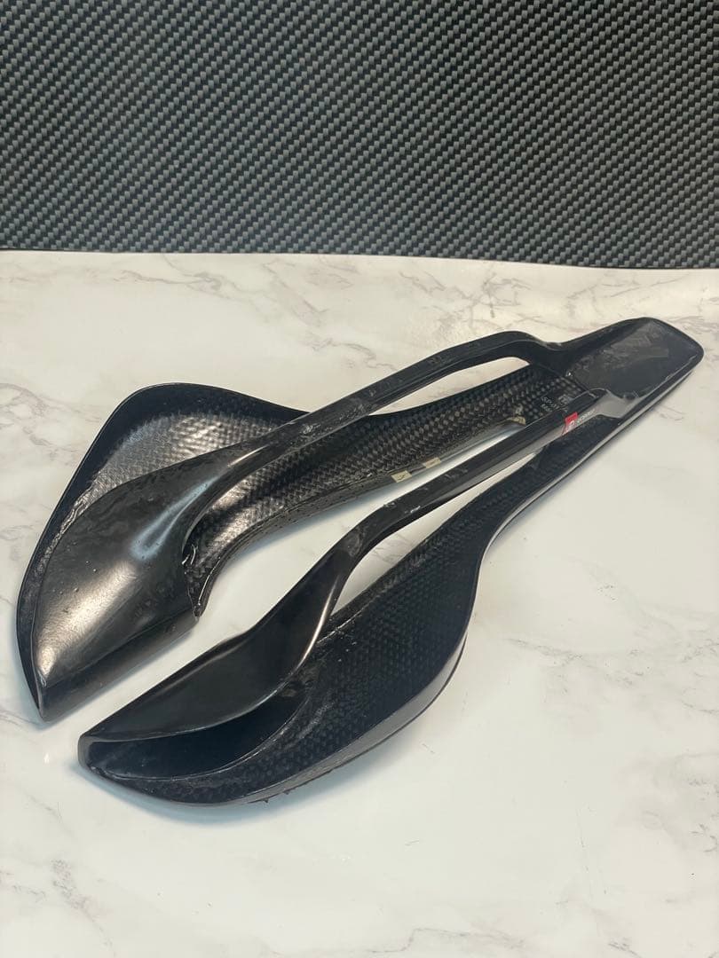 selle italia sp-01 tenko フルカーボンサドル　軽量